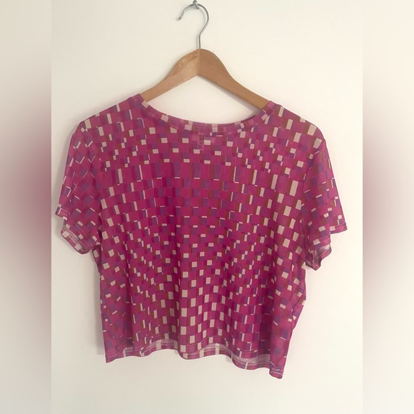 Pink sheer patterned crop - Picture 2 of 3